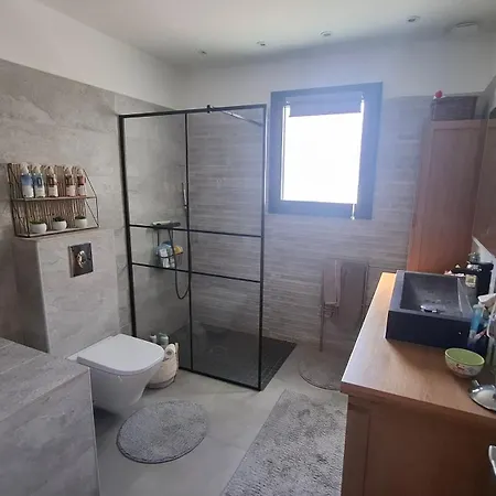 Au Calme Avec Grande Piscine Privée, Jardin 700m2&parking - *